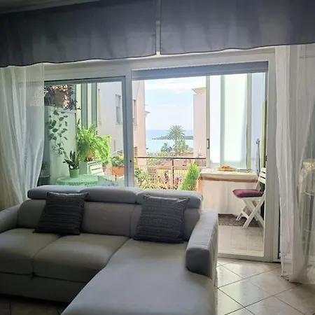 Vicinissimo Al Mare * سانريمو